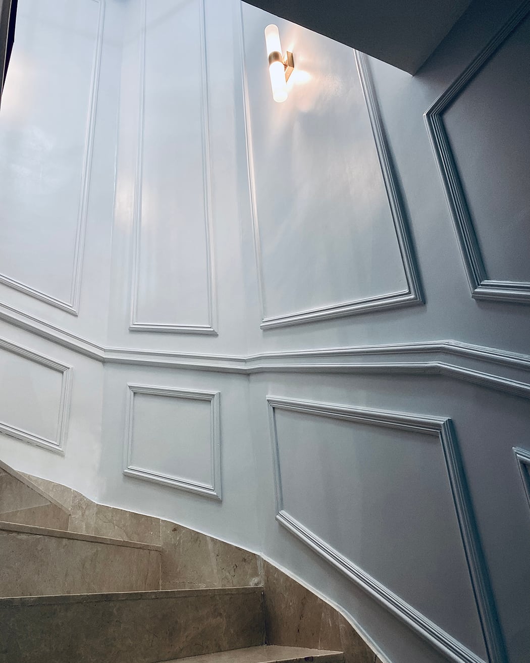 Escalier Bleu Harmony Interiors
